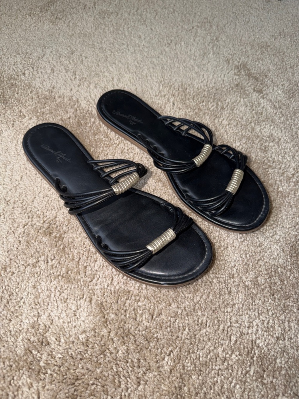 Universal Thread Aura two-band slide sandals